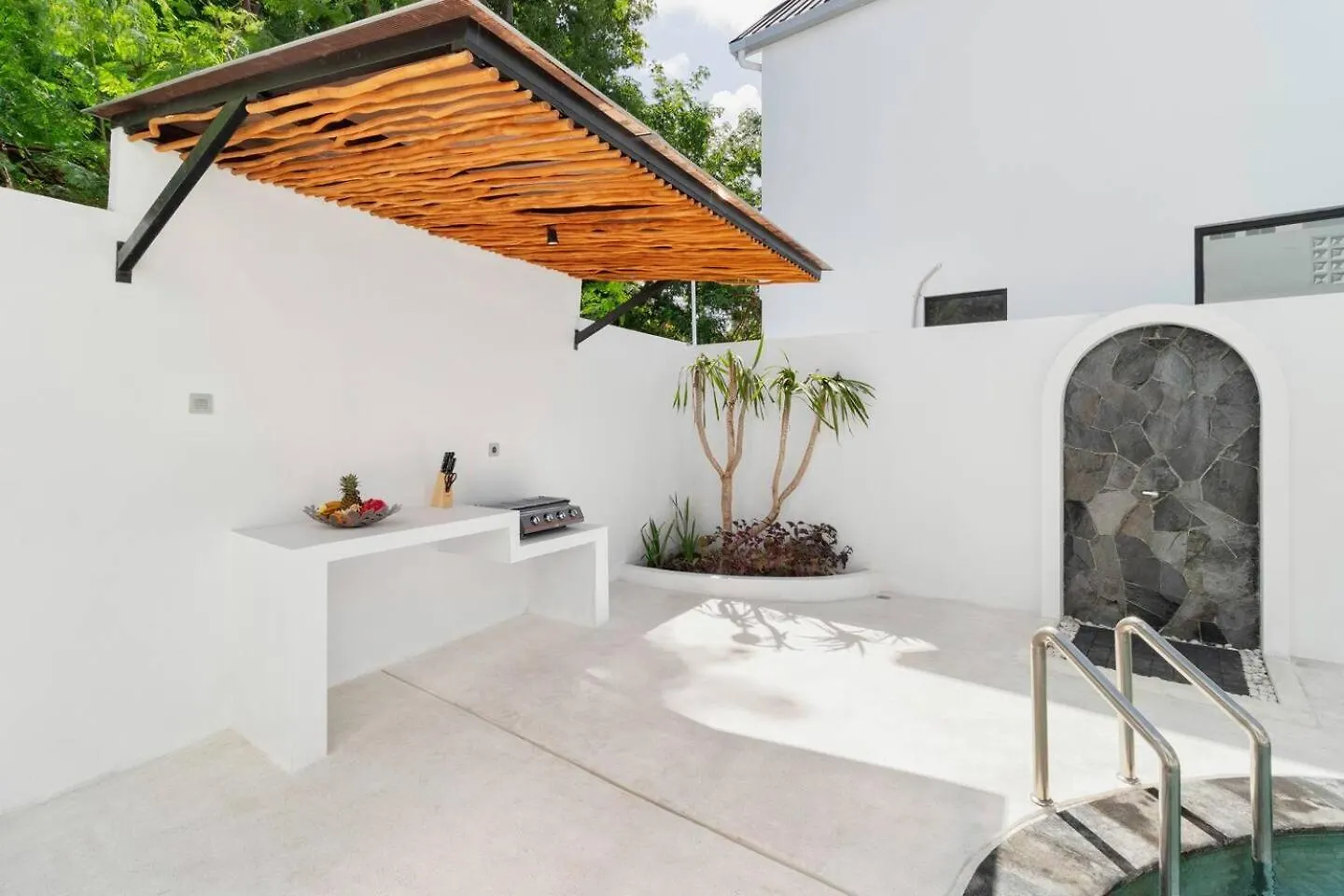 Great Value 2 Bed Villa, Sleeps 4, Fast Wifi Pecatu  Pecatu (Bali)