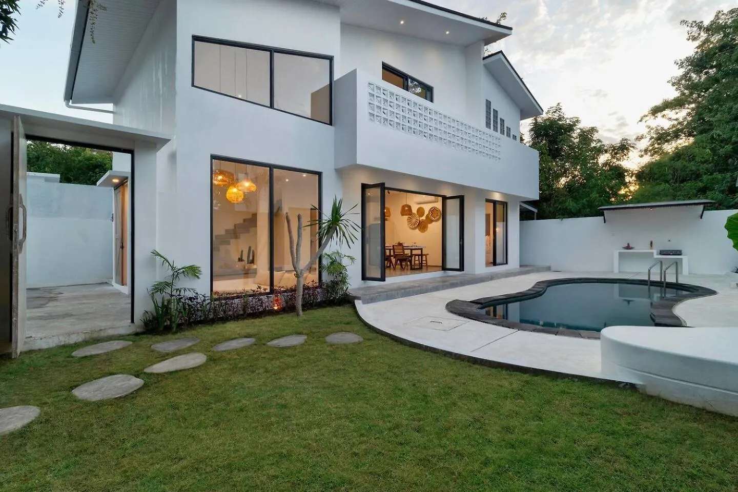 Great Value 2 Bed Villa, Sleeps 4, Fast Wifi Pecatu  Villa