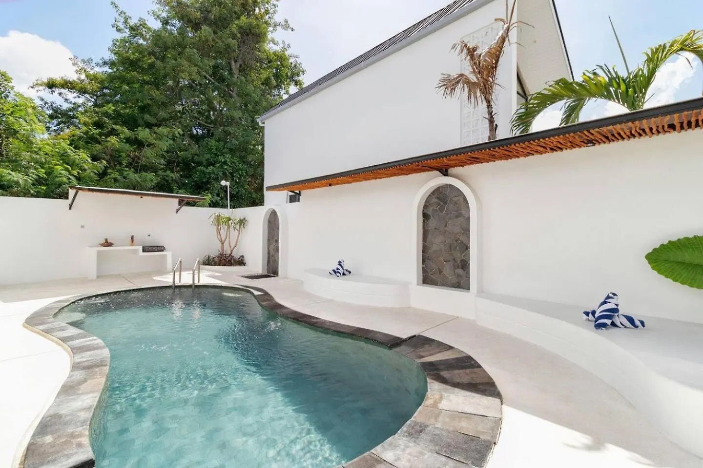 Great Value 2 Bed Villa, Sleeps 4, Fast Wifi Pecatu  Villa